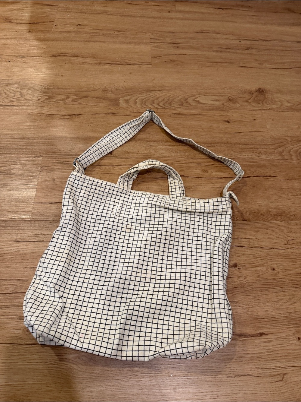 BAGGU Cream Tote with Black Grid Pattern